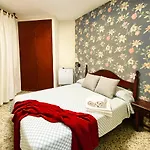 Azahara Hostel *