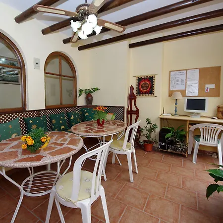 Azahara Hostel *